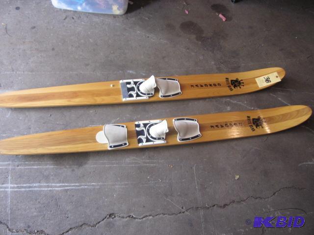 lot 38 image: Vintage gently used in very nice condition Co...