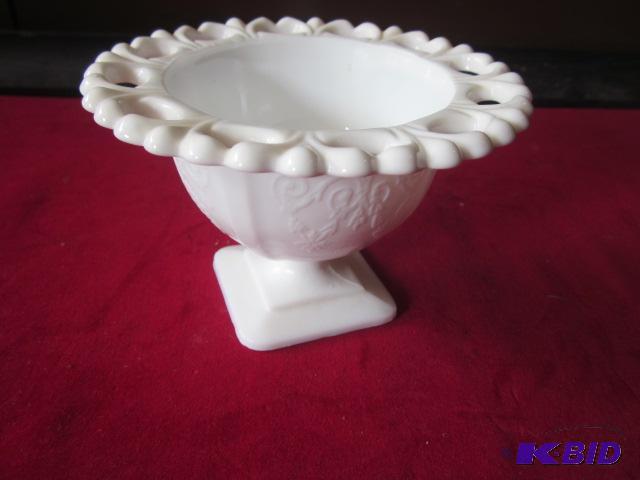 lot 43 image: Small milk glass pedestal tooth brush holder,...