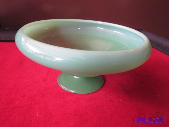 lot 44 image: Vintage green to white Akro-Agate Art Deco Sl...