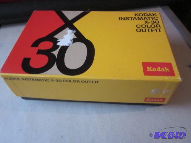 lot 59 image: Vintage Kodak X-30 in original box. ...