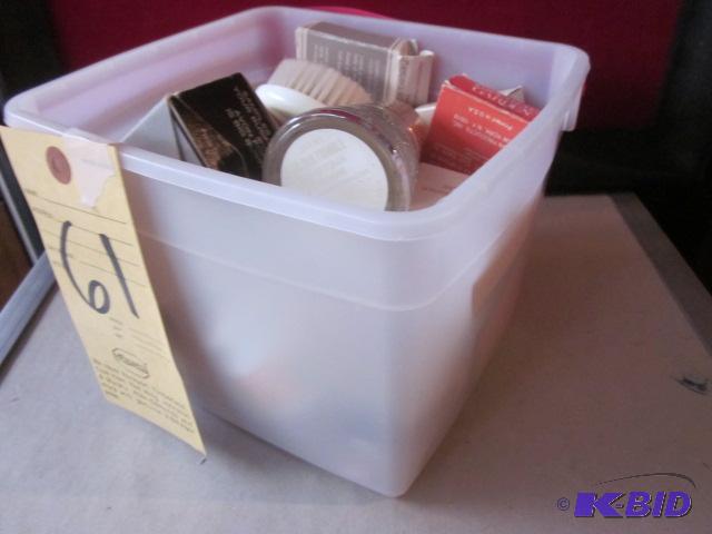 lot 61 image: Lot of vintage Avon products....