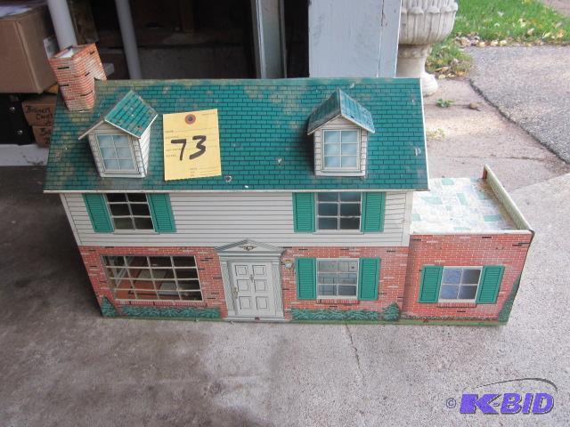 lot 73 image: Vintage highly collectible Marx large tin lit...