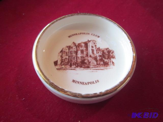 lot 79 image: Vintage Minneapolis Club ash tray. ...