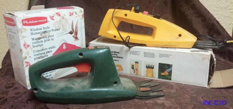 Pruning Shears Bird Feeder