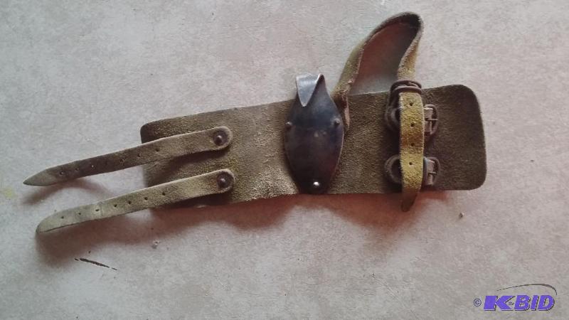 Vintage Leather Husker Peg