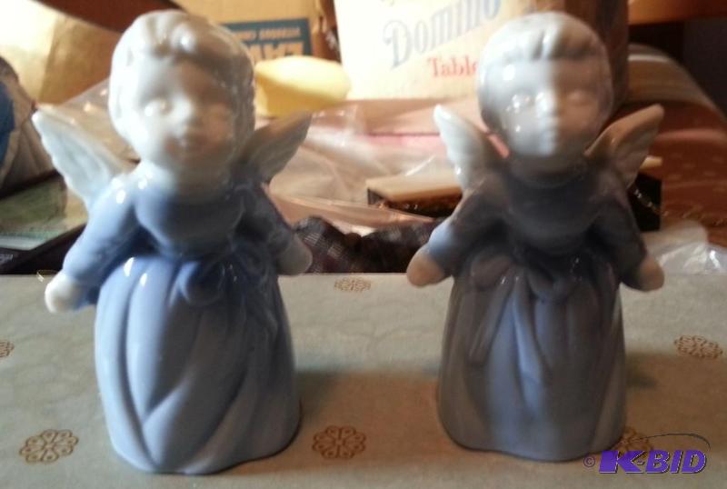 Vintage pair of cherub angels