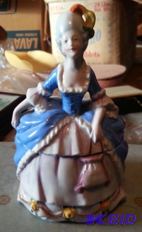 Vintage ceramic jewelry box