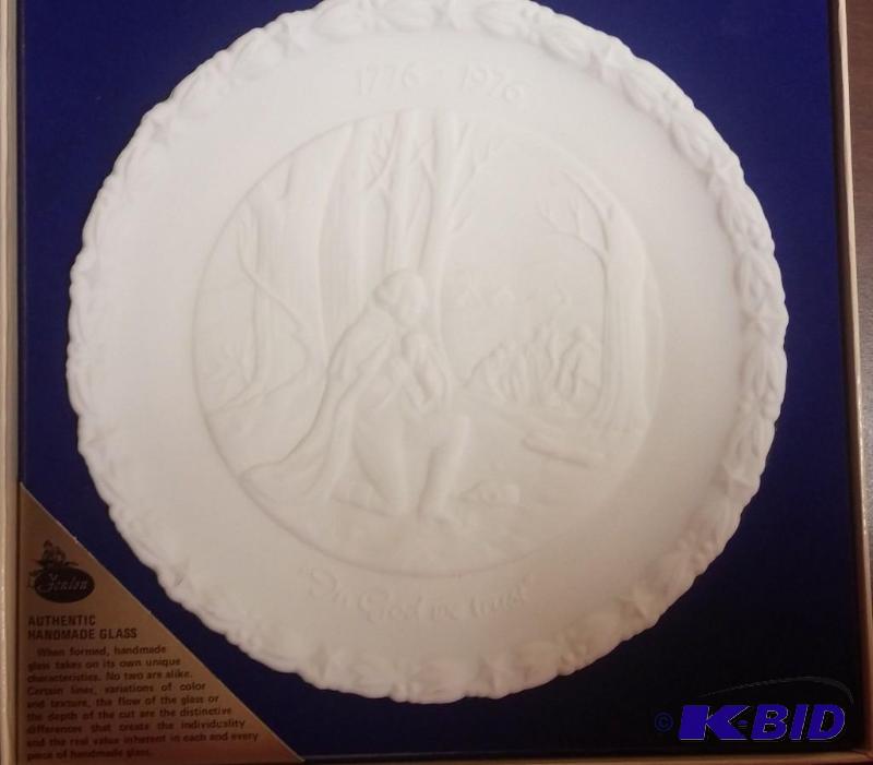 1975 Fenton A Portrait of Liberty Bicentennial Plate
