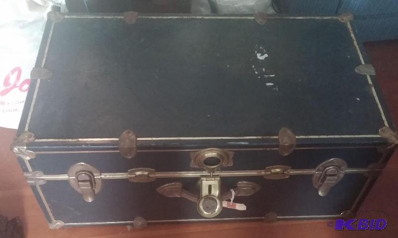 Vintage Trunk-foot locker