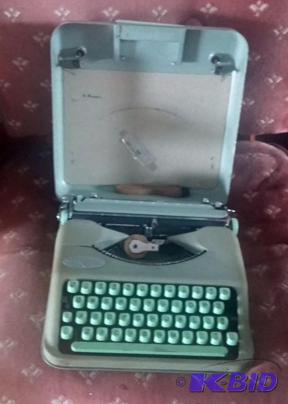 Vintage Hermes Rocket Typewriter