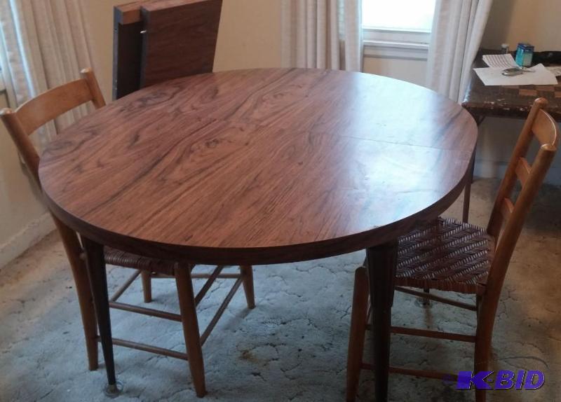 Table & Chairs