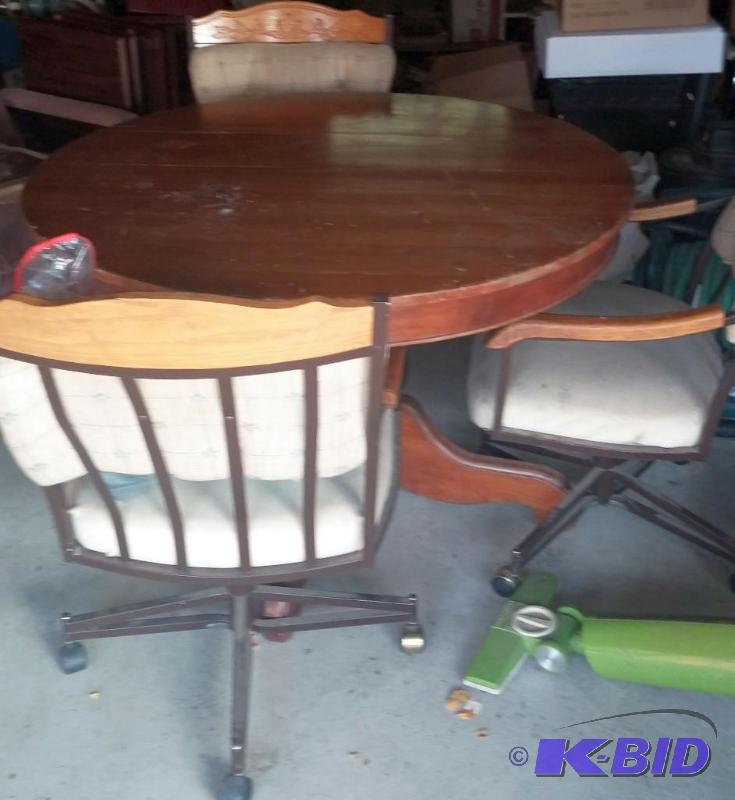 Table & Chairs