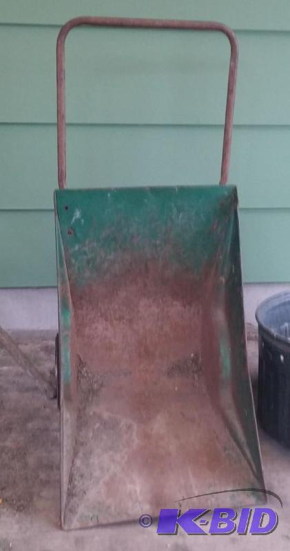 Wheel barrel