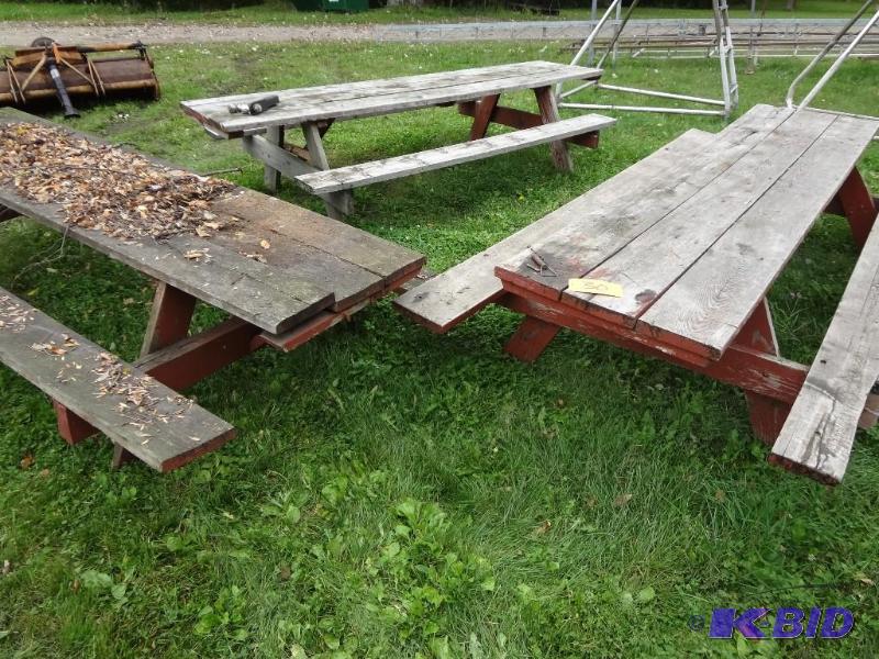 7 picnic tables...