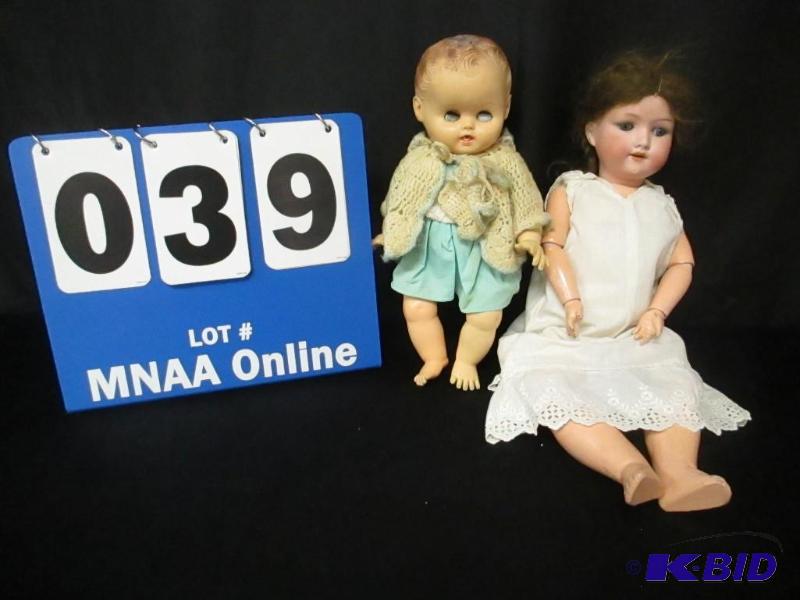 lot 00039 image: 2 Vintage Sleepy Eyed Dolls - SunDee Armand Marse
