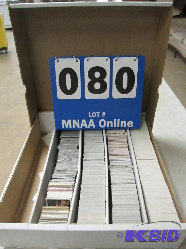 lot 00080 image: Box of 1993 Baseball Cards