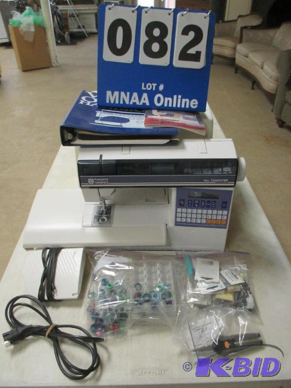 lot 00082 image: Digital Husqvarna Viking 400 Sewing Machine