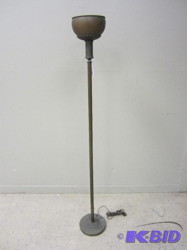 lot 00088 image: Vintage Brass Floor Lamp