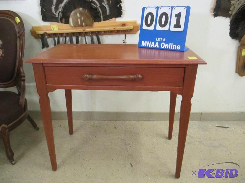 lot 1 image: Vintage Table with Drawers