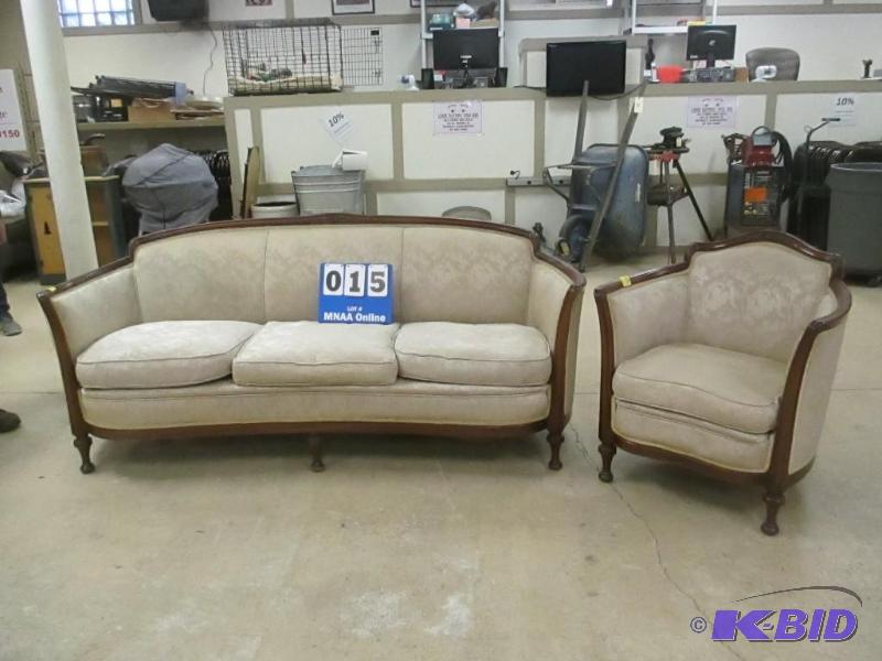 lot 15 image: Vintage Sofa & Chair