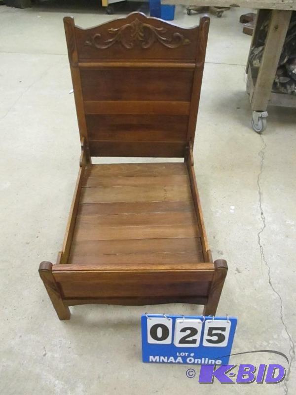 lot 25 image: Antique Salesman Sample or Childs Bed