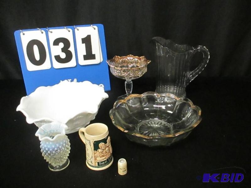 lot 31 image: 7 Vintage Pieces Glassware