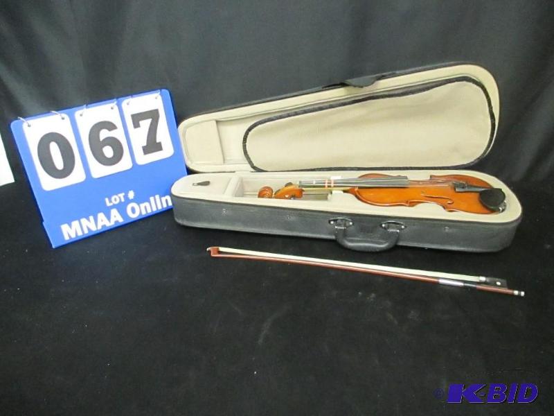 lot 67 image: Childs VCN-20 14 Violin