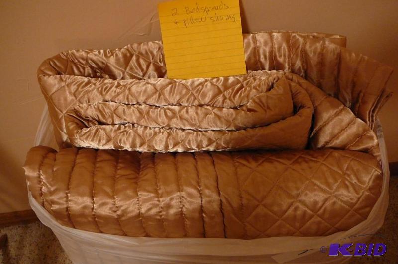 &nbsp2 gold bed spreads abd pillow shames&nb...