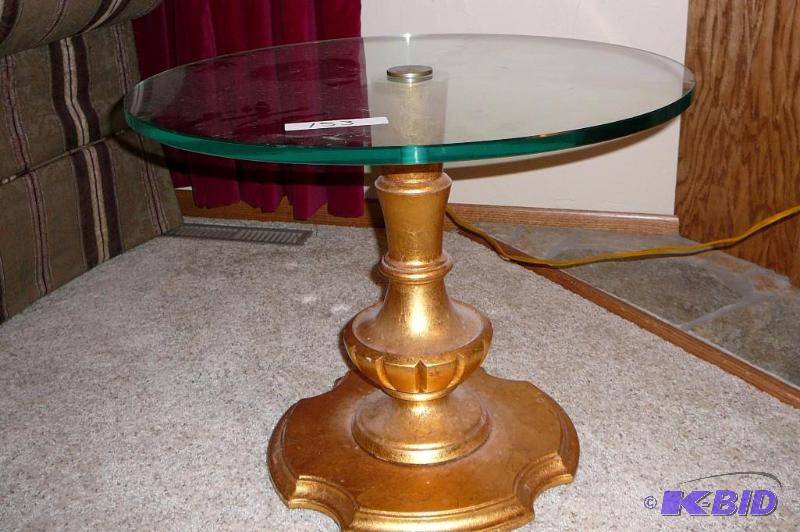 2 glass end table with gold colored base&nbsp...