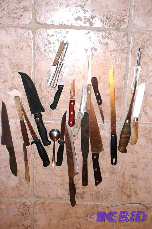 Lot of miscellaneous kitchen knifes&nbsp...