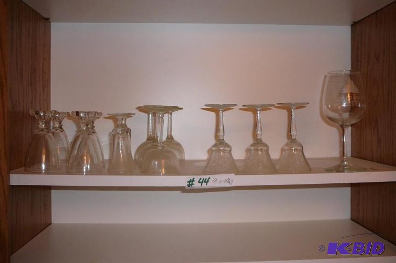Lot of miscellaneous wine glasses, Champaign ...