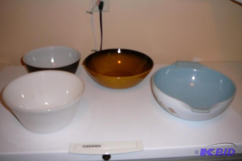 Lot of large pyrex&nbspovenware bowls&nbsp...
