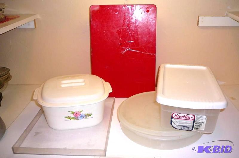 Miscellaneous plastic storage containers &nbs...