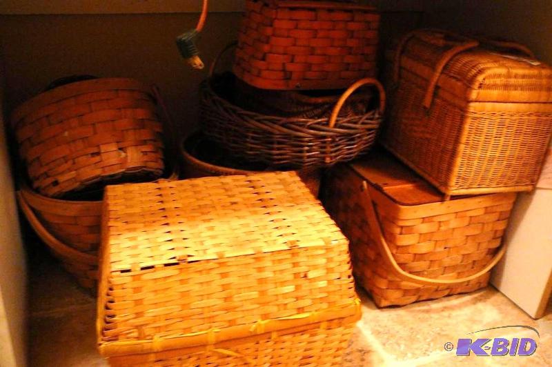 Large lot of wicker baskets picnic baskets an...