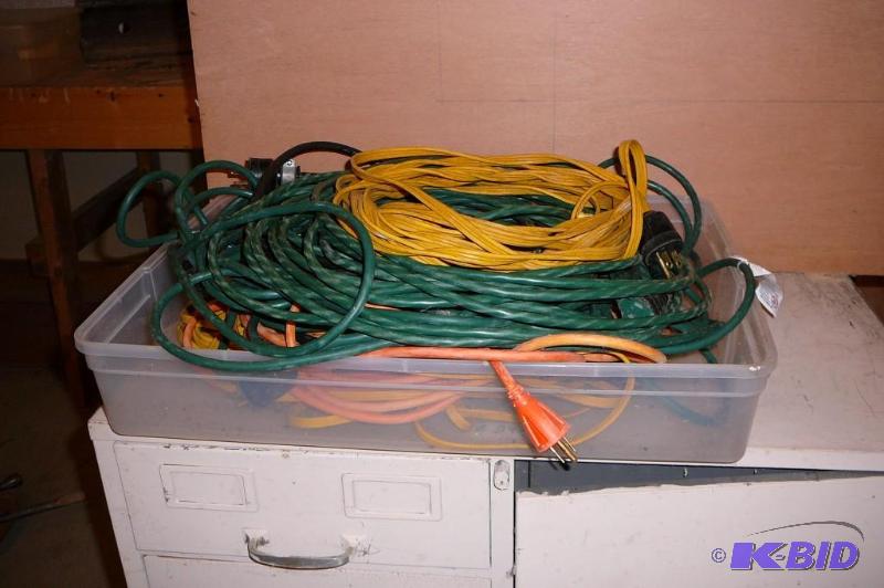 lot 252 image: 6 extension cords  ...