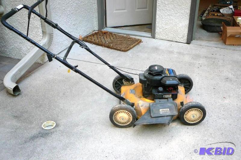 lot 260 image: Cadet P418&nbspself propelled push mower Bri...
