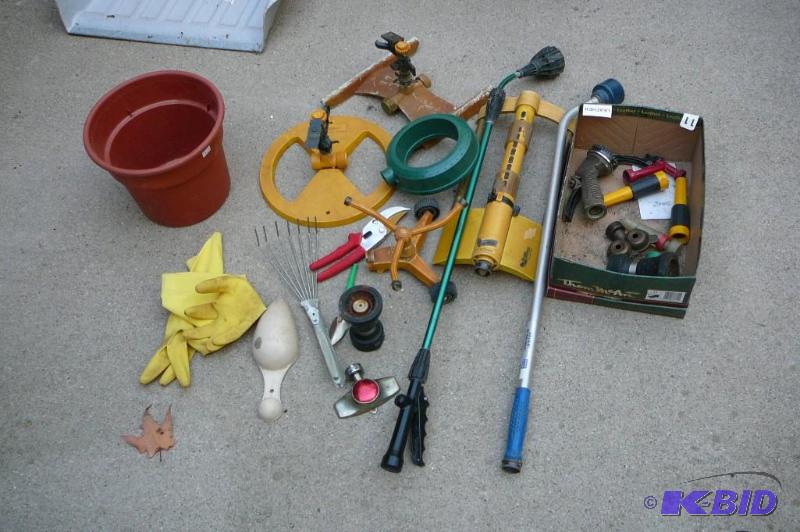 lot 271 image: Lot of gardening&nbsptools garden hose ends,...