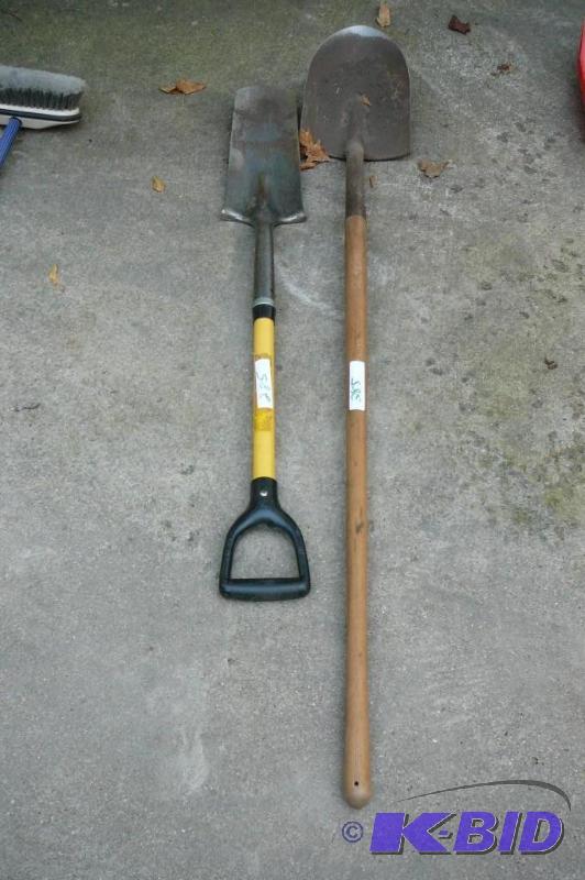 lot 285 image: Spade shovel &nbspand shovel ...