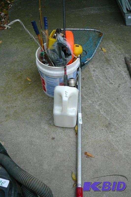 lot 287 image: Fishing net, bucket of ice fishing stuff and ...