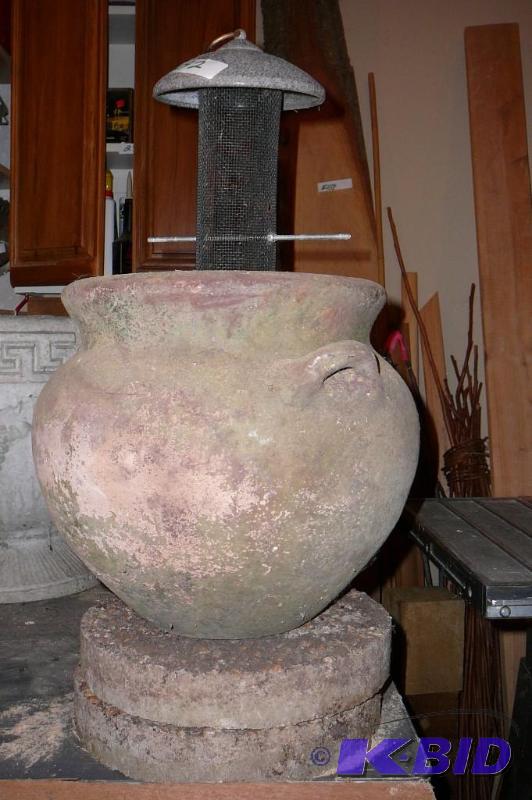 lot 292 image: Large outside ceramic flower pot, bird feeder...