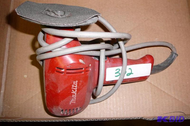 lot 302 image: Makita&nbsp5" disc&nbspsander ...