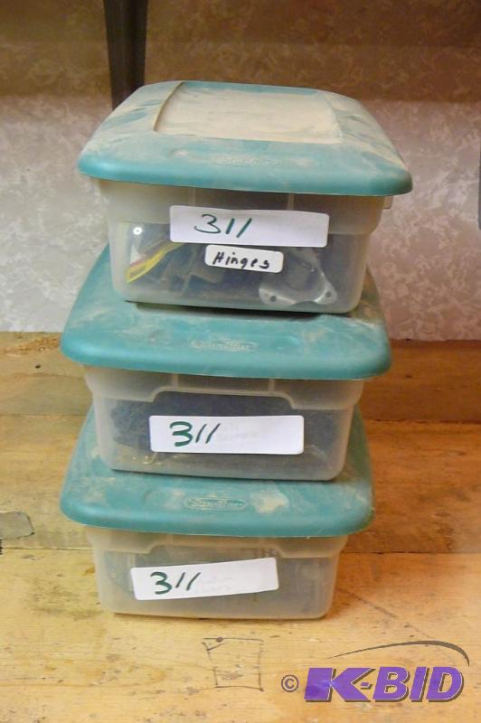 lot 311 image: Lot of miscellaneous hinges, wall screws, mis...