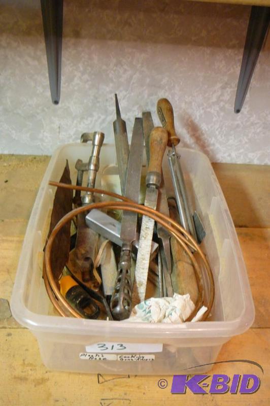 lot 313 image: Lot of miscellaneous fills,clamps, copper tub...