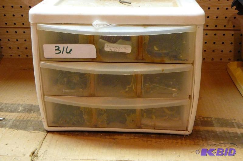 lot 316 image: Lot of miscellaneous staples , nails screws w...