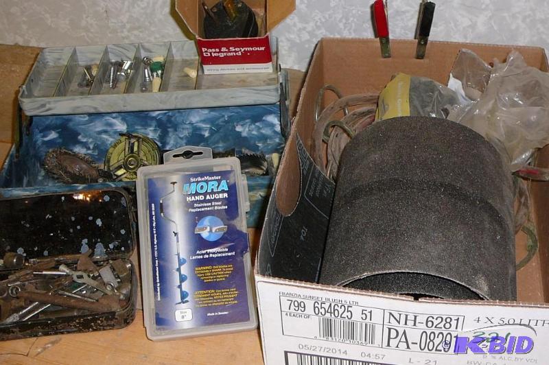 lot 321 image: Lot of miscellaneous sand paper, whole saws a...
