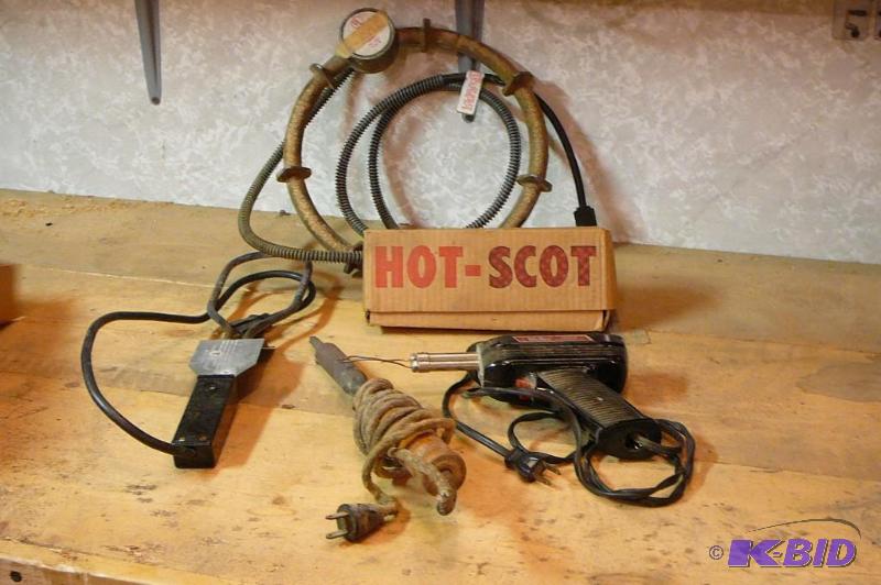 lot 334 image: Weller soldering&nbspgun, soldering iron, BB...
