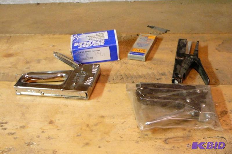 lot 346 image: Lot of staples and staplers ...