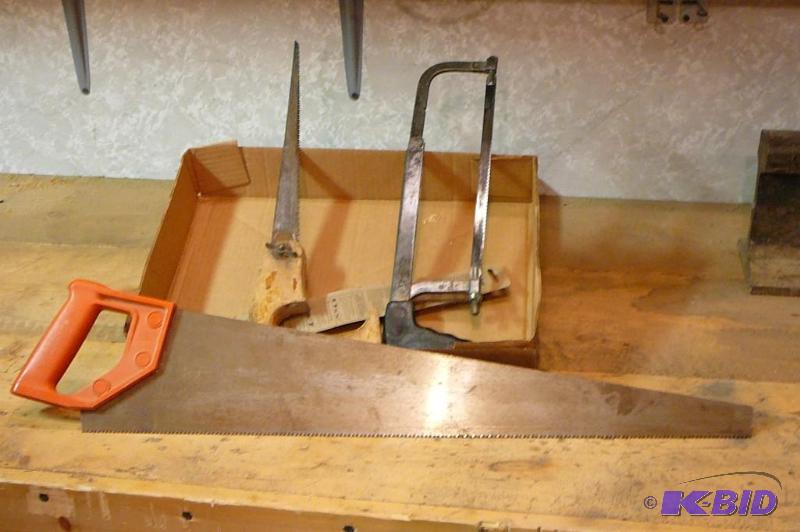 lot 354 image: Handsaw, hacksaw and keyhole saw  ...