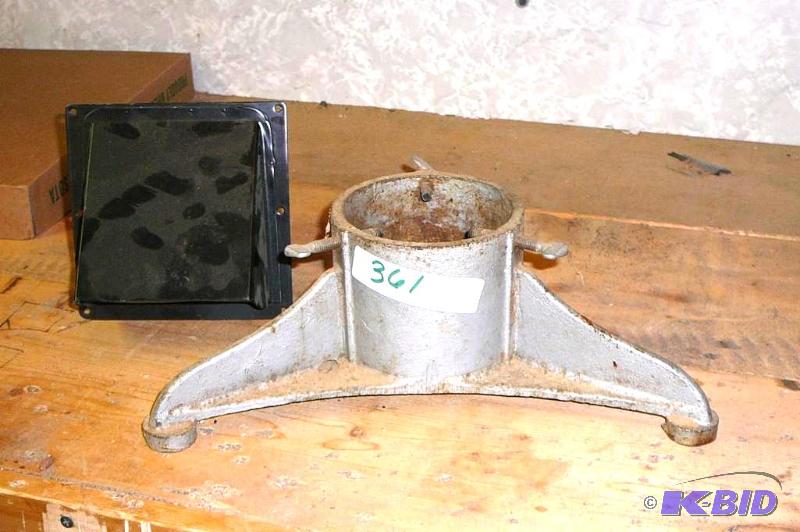 lot 361 image: Heavy duty Christmas&nbsptree stand and a dr...