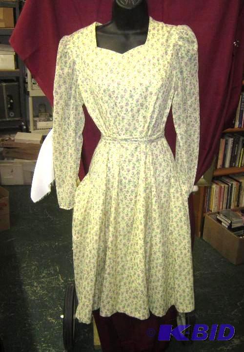 Yellow rose dress